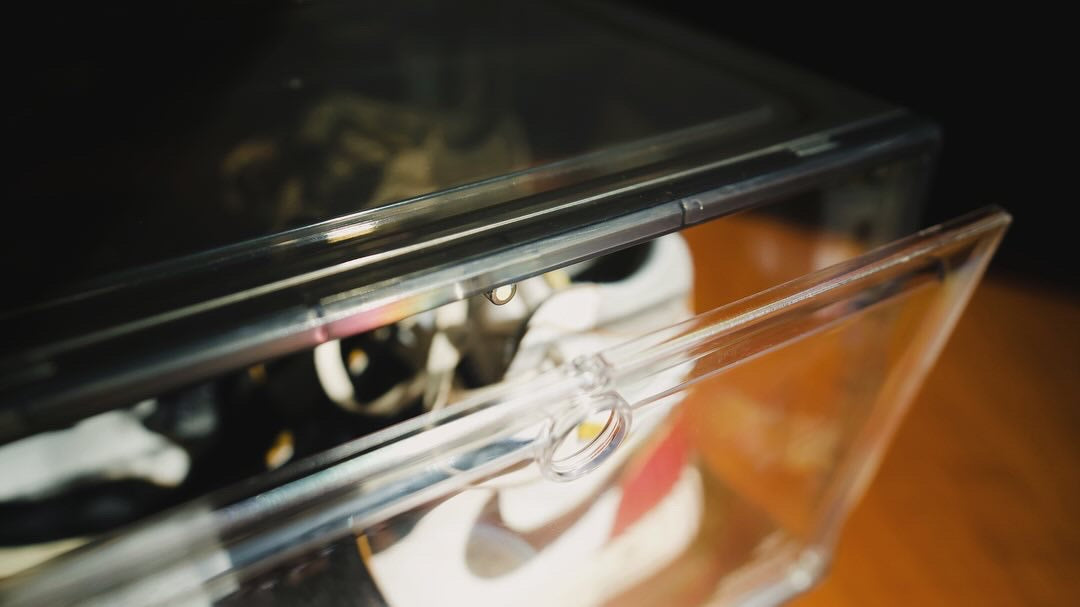 SIDE DROP SNEAKER DISPLAY CASES